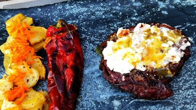 Entrecôte au chèvre, sauce miel moutarde et citron